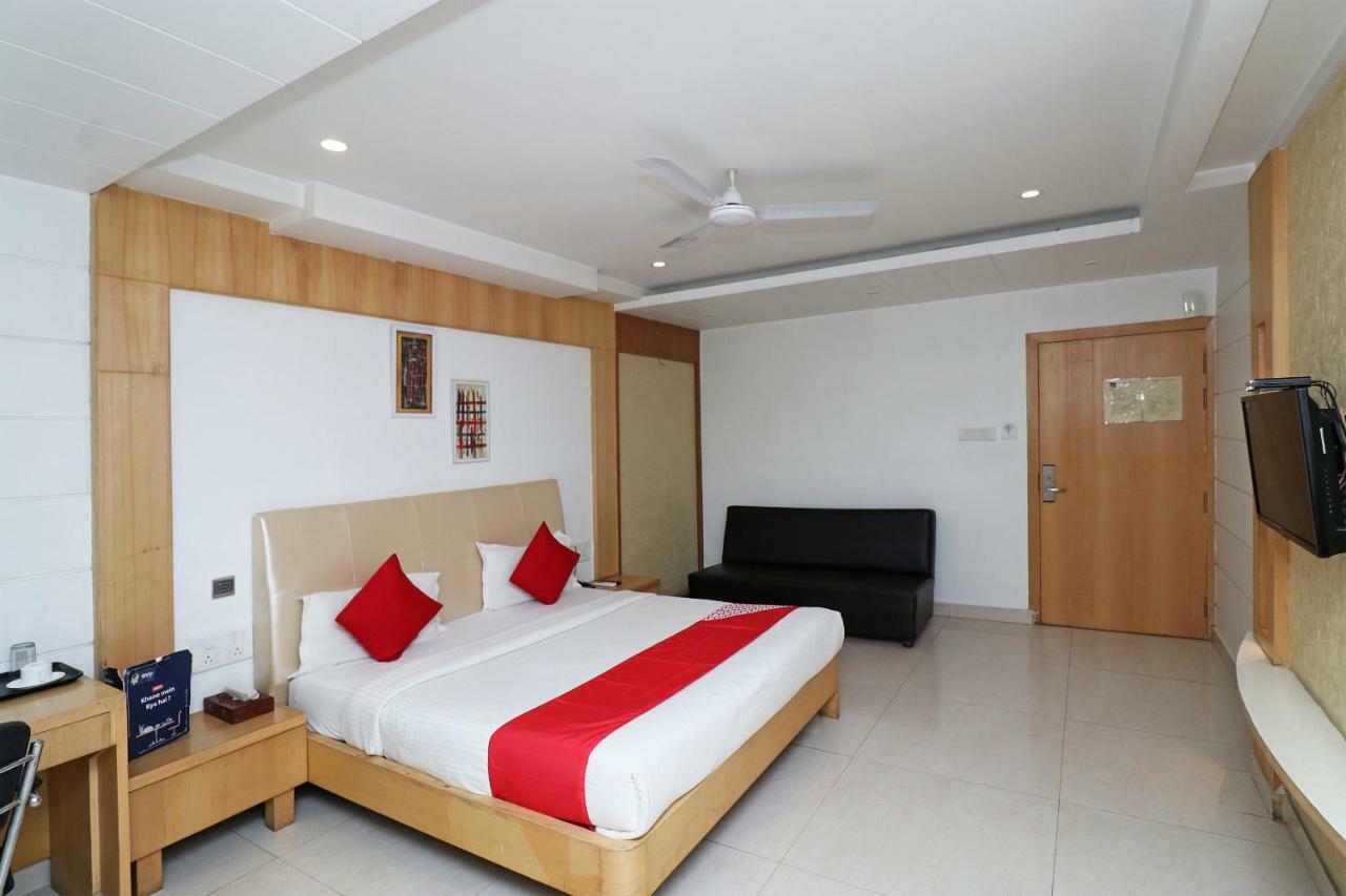 Oyo 5843 Hotel Yash Inn Mirzapur Экстерьер фото