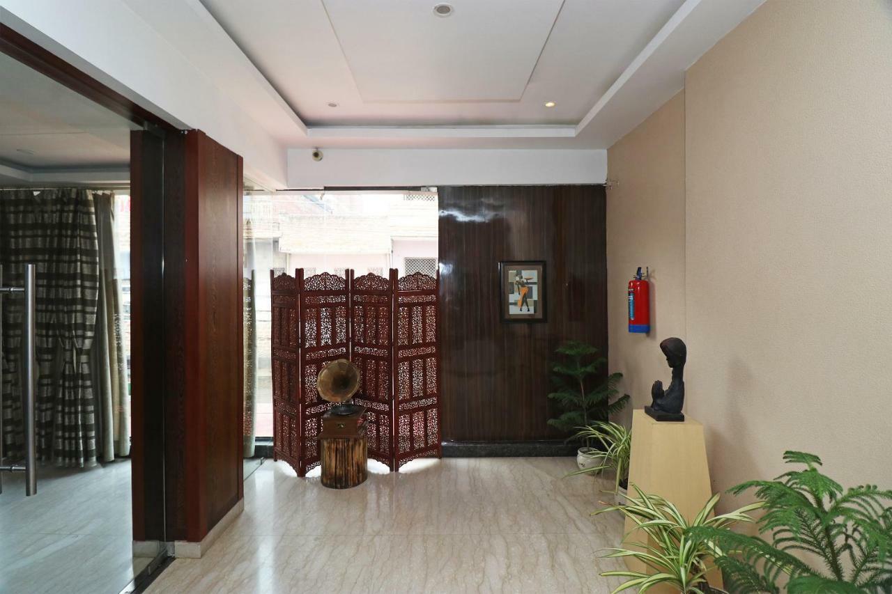 Oyo 5843 Hotel Yash Inn Mirzapur Экстерьер фото
