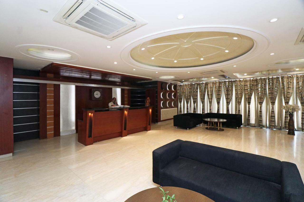 Oyo 5843 Hotel Yash Inn Mirzapur Экстерьер фото