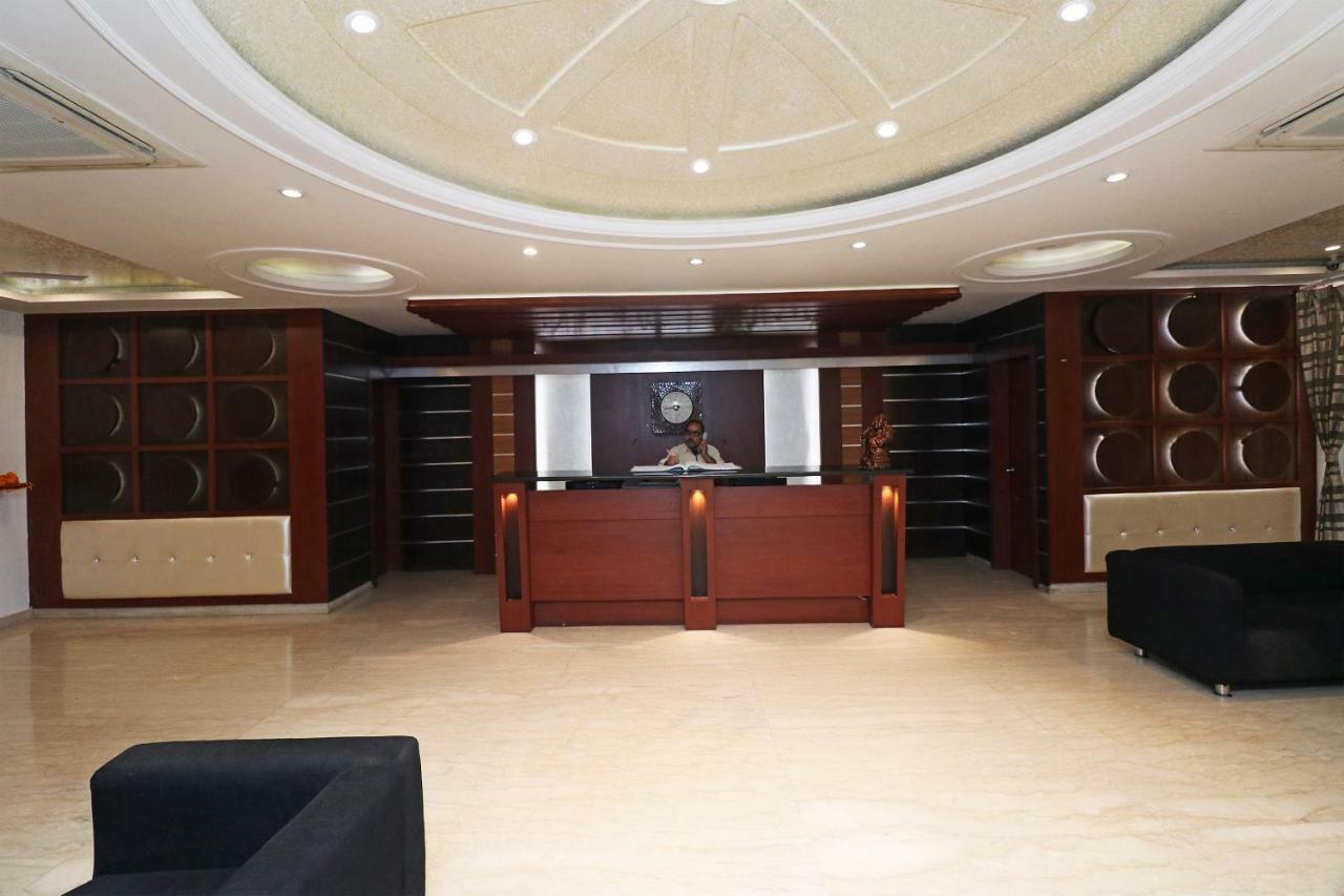Oyo 5843 Hotel Yash Inn Mirzapur Экстерьер фото